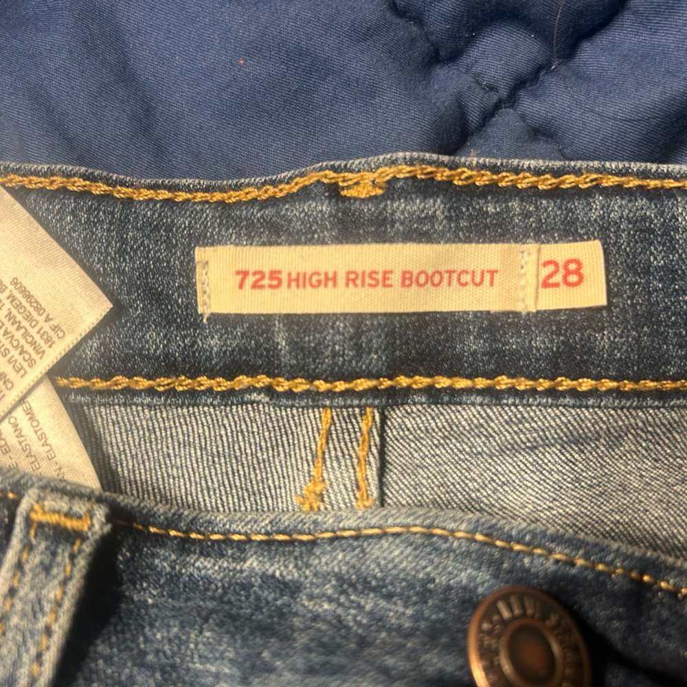 Levi’s size 28 bootcut jeans